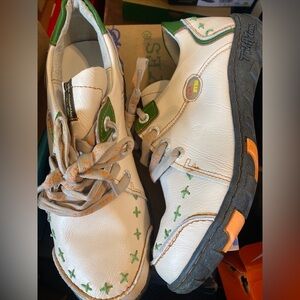 NIB TMA EYES | White Leather Walking Shoe size 42